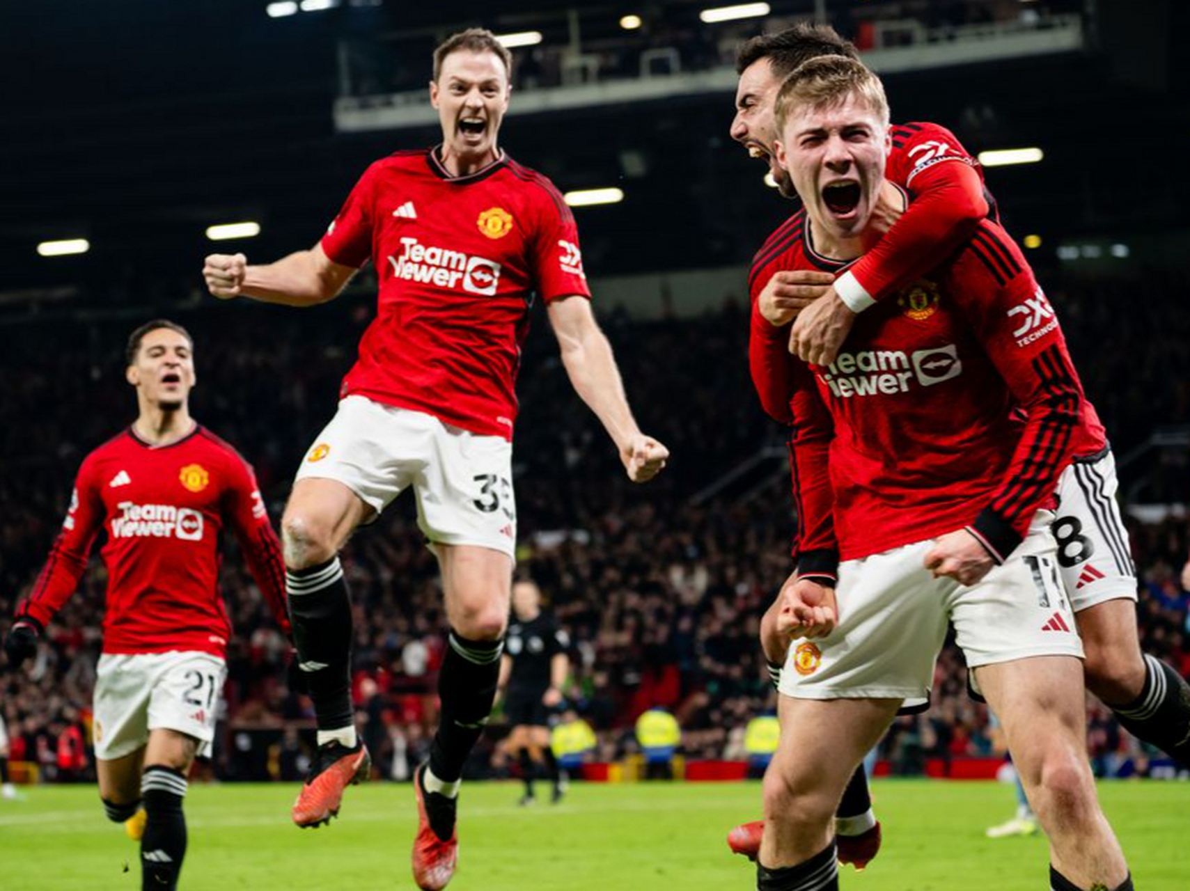 曼联主场战胜沃特福德,继续追赶阿根廷